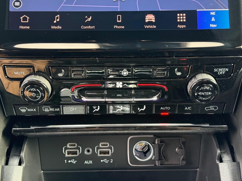 Jeep Grand Cherokee Vehicle Image 14