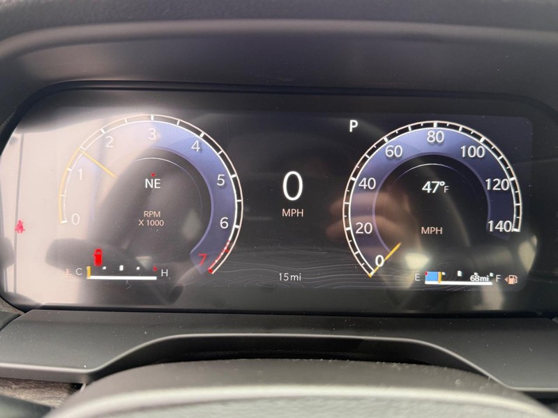 Jeep Grand Cherokee Vehicle Image 18