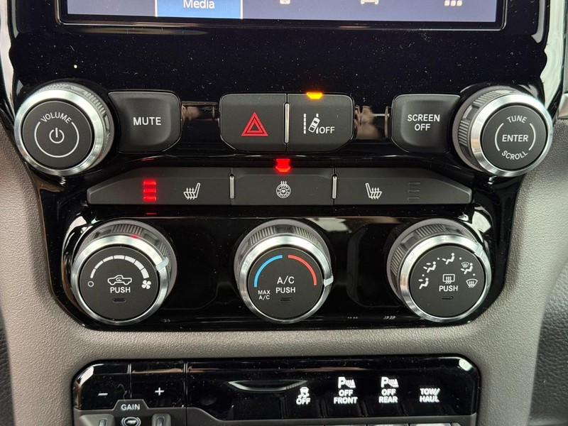 Ram 1500 Vehicle Image 13