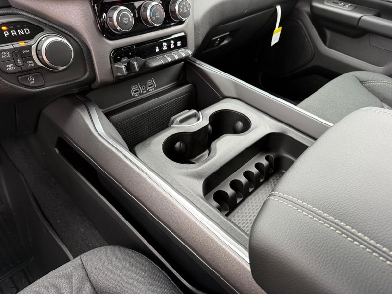 Ram 1500 Vehicle Image 14