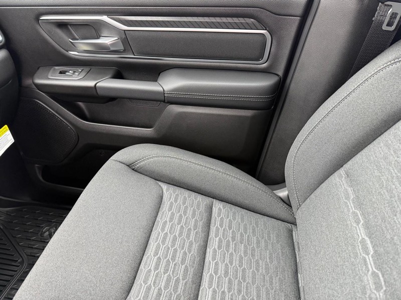 Ram 1500 Vehicle Image 15