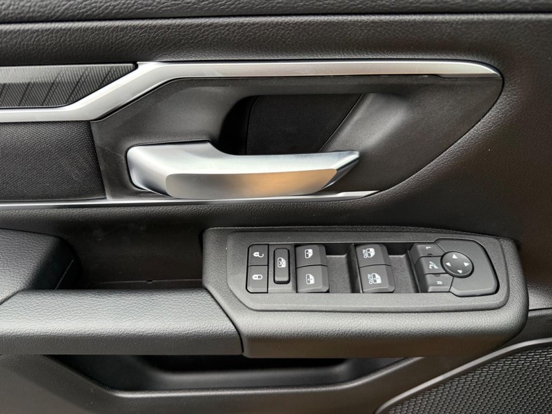 Ram 1500 Vehicle Image 18