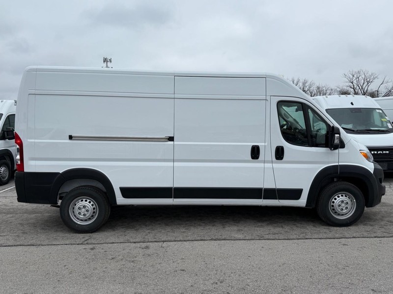 Ram ProMaster Cargo Van Vehicle Image 02