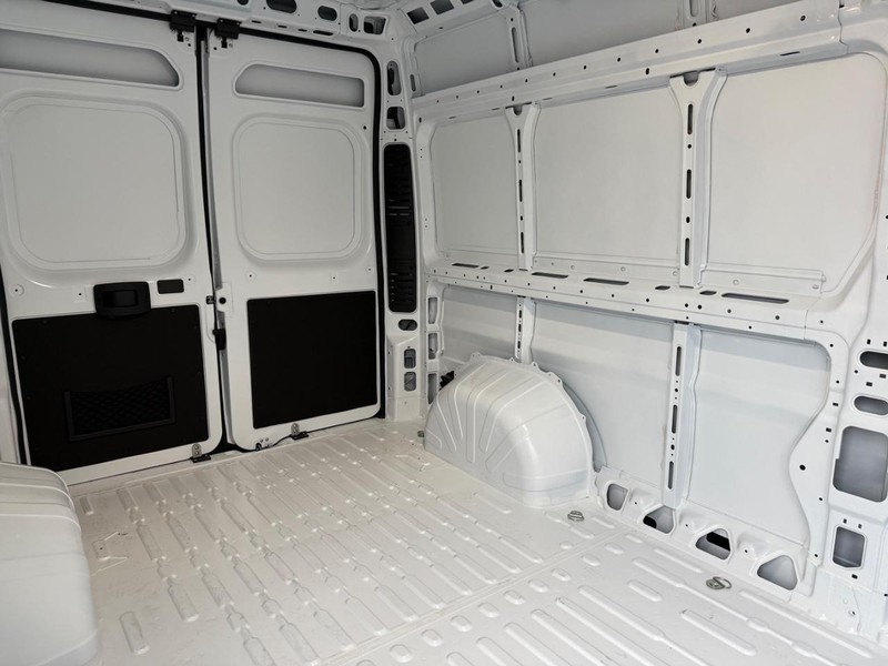 Ram ProMaster Cargo Van Vehicle Image 05
