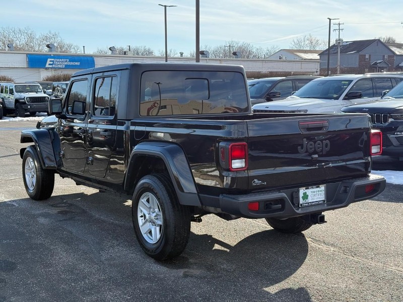 Jeep Gladiator Vehicle Image 05