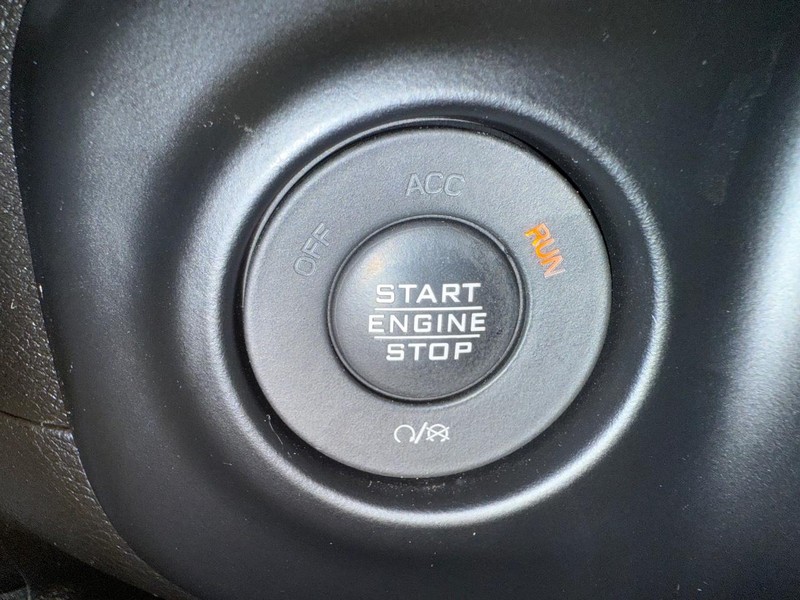 Jeep Gladiator Vehicle Image 15