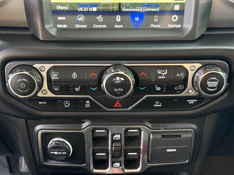 Jeep Gladiator Vehicle Image 18