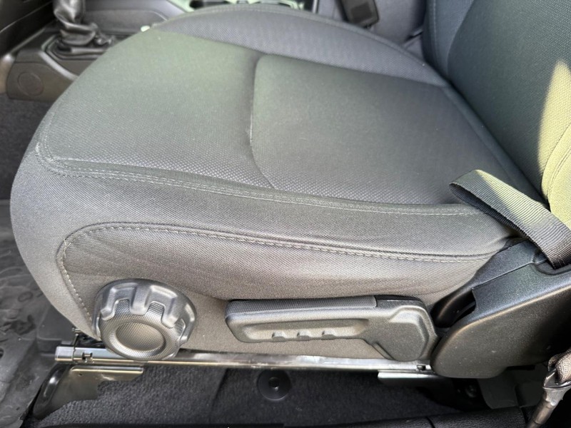 Jeep Gladiator Vehicle Image 25