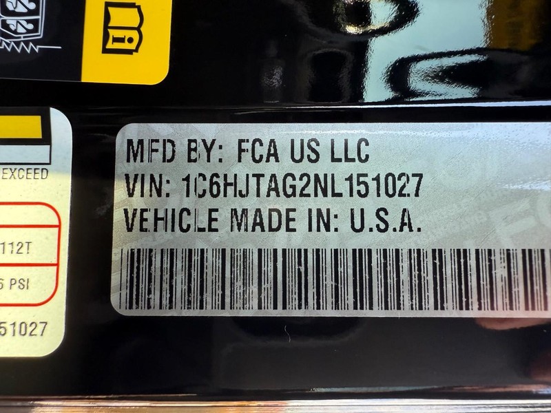 Jeep Gladiator Vehicle Image 26