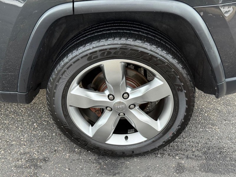 Jeep Grand Cherokee Vehicle Image 06