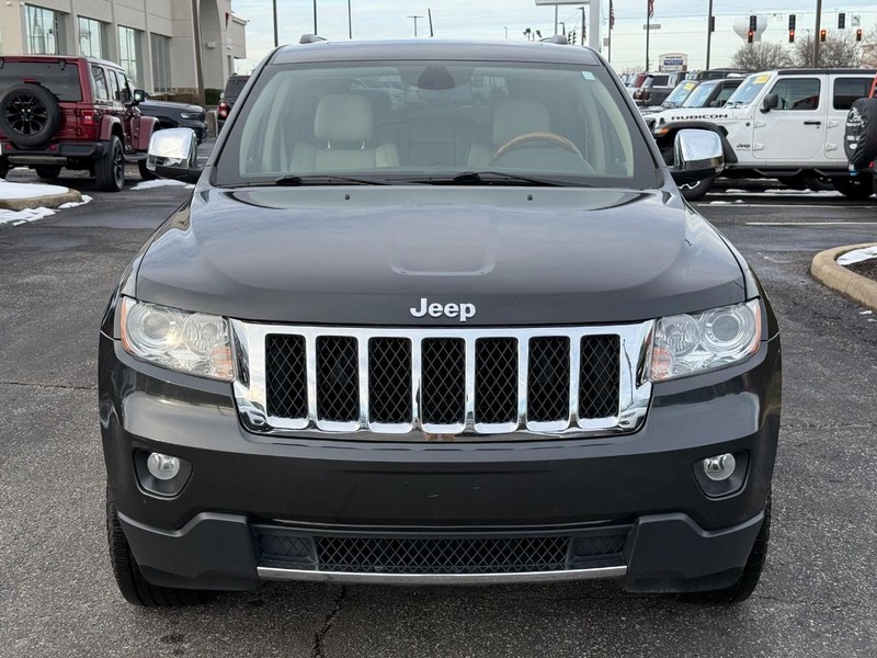 Jeep Grand Cherokee Vehicle Image 10