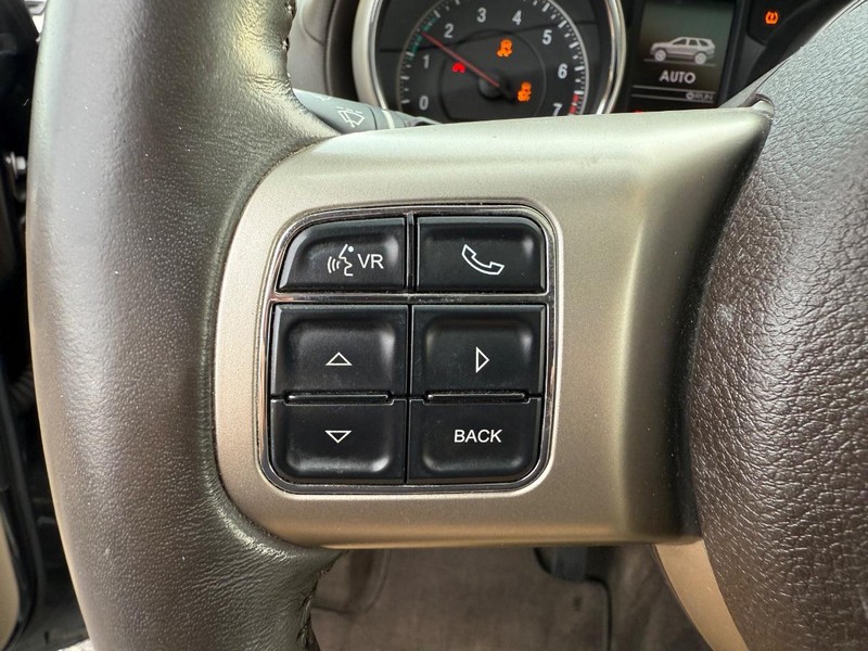 Jeep Grand Cherokee Vehicle Image 15