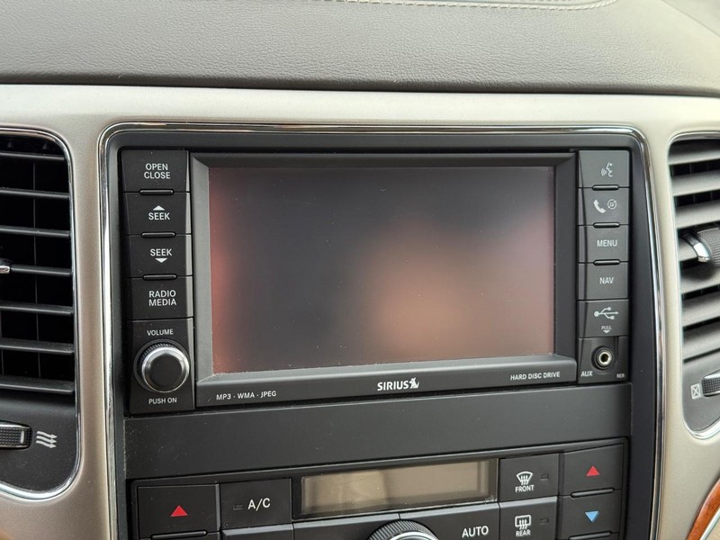 Jeep Grand Cherokee Vehicle Image 19