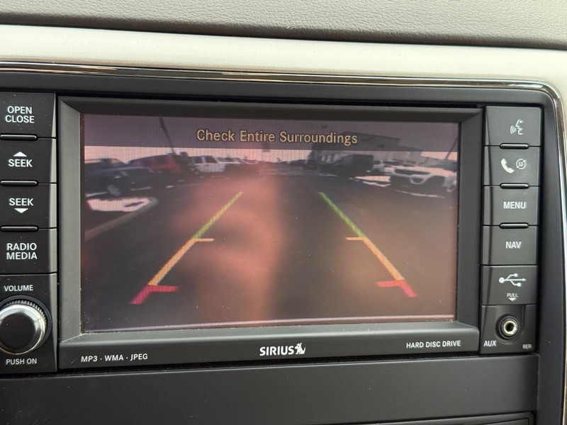 Jeep Grand Cherokee Vehicle Image 20