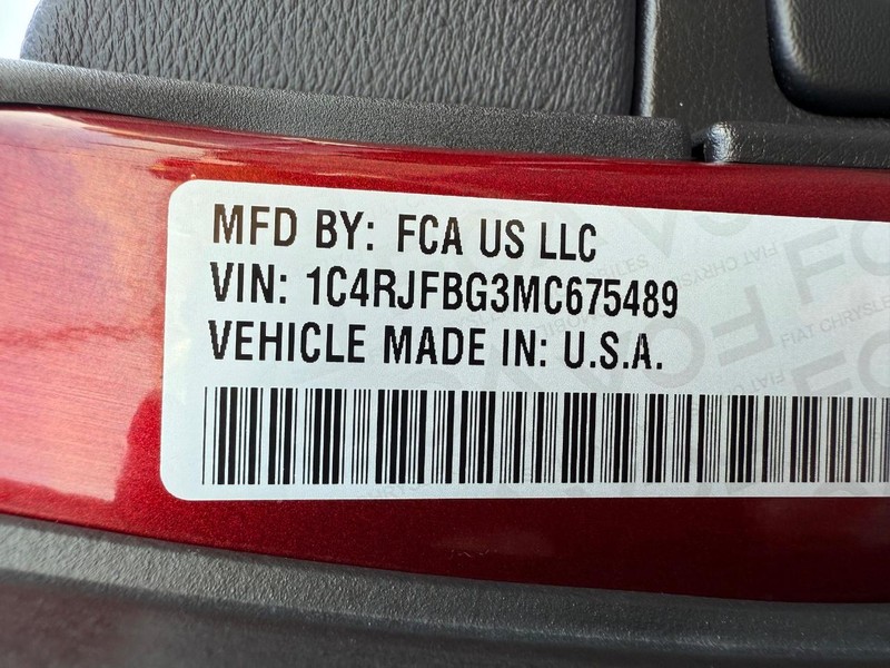 Jeep Grand Cherokee Vehicle Image 29