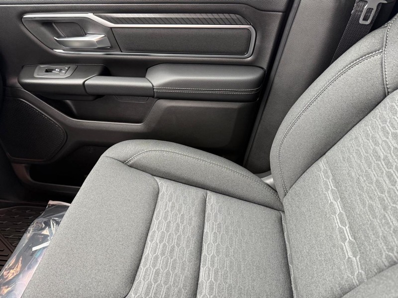 Ram 1500 Vehicle Image 13