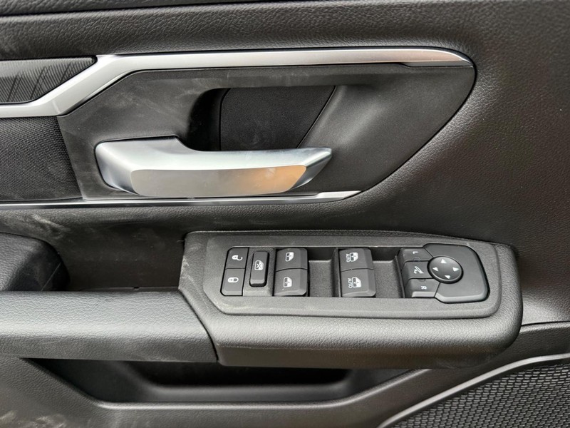 Ram 1500 Vehicle Image 16