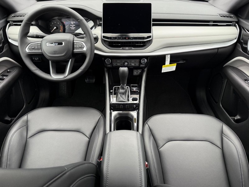 Jeep Compass Vehicle Image 05