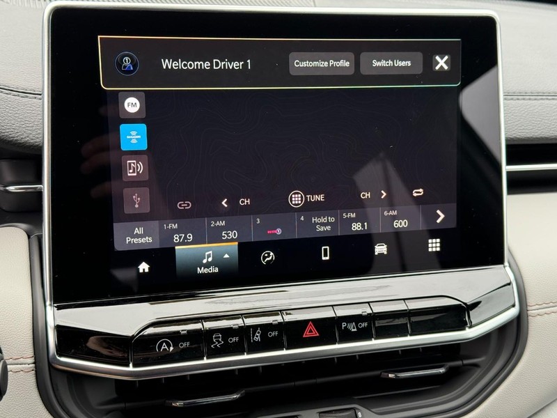 Jeep Compass Vehicle Image 10