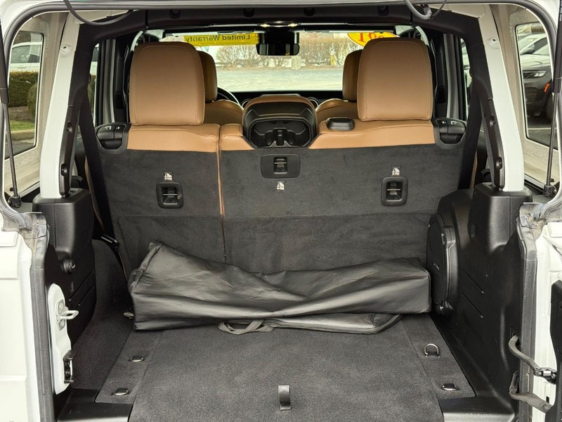 Jeep Wrangler Vehicle Image 07