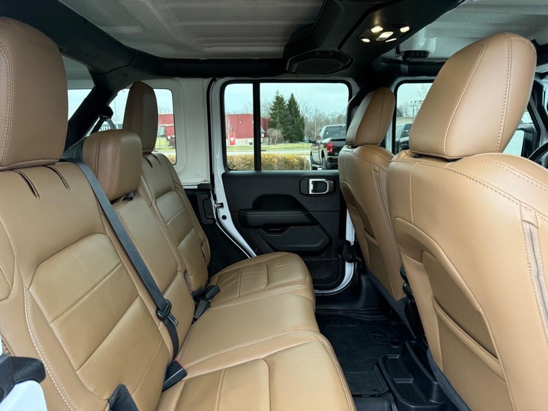 Jeep Wrangler Vehicle Image 10