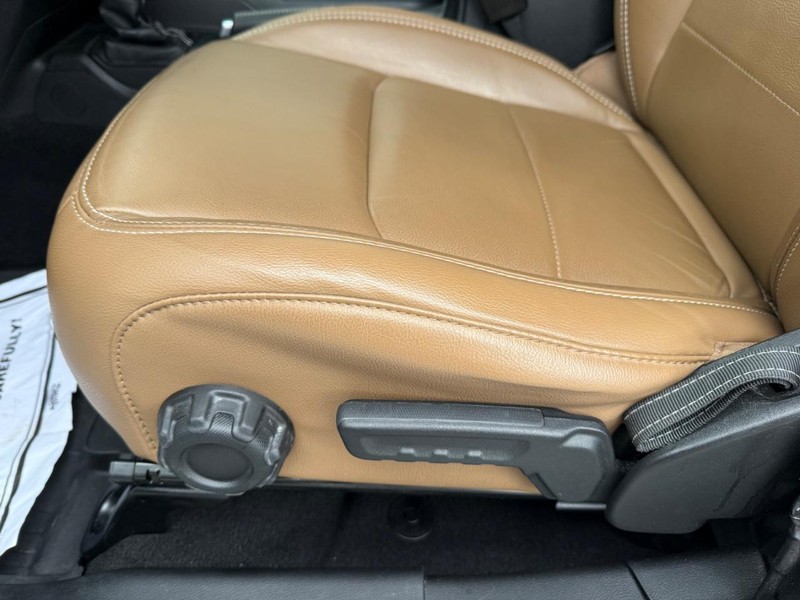 Jeep Wrangler Vehicle Image 24