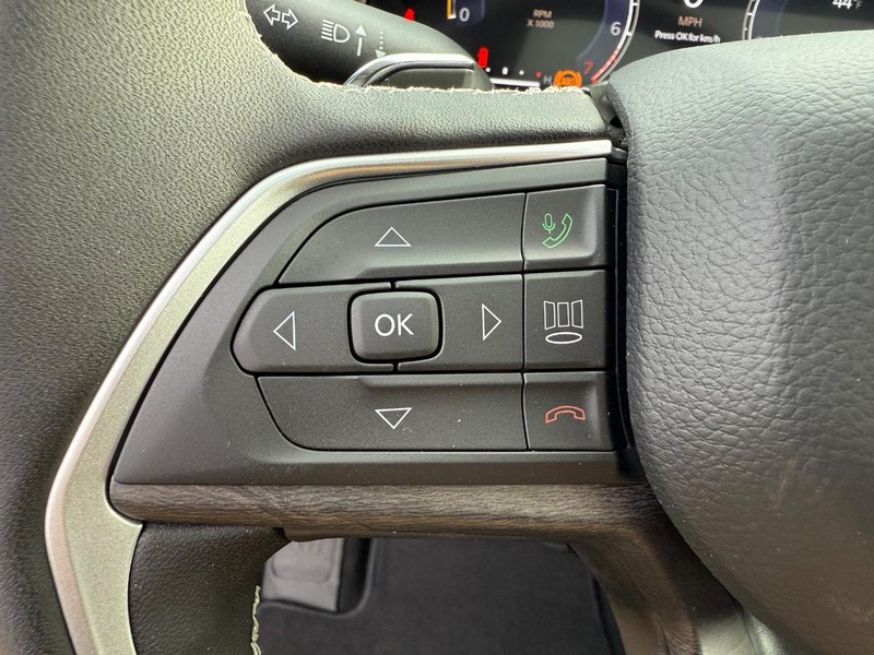 Jeep Grand Cherokee Vehicle Image 08