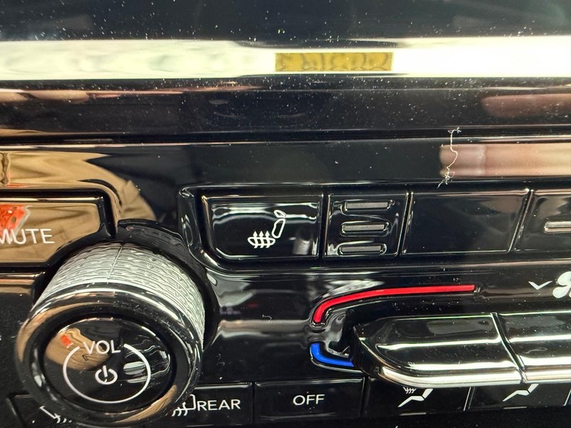 Jeep Grand Cherokee Vehicle Image 11