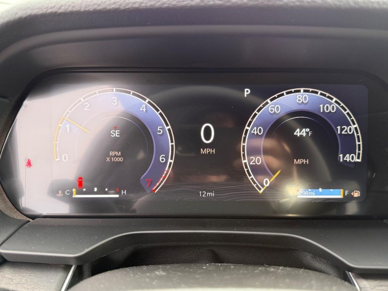 Jeep Grand Cherokee Vehicle Image 18