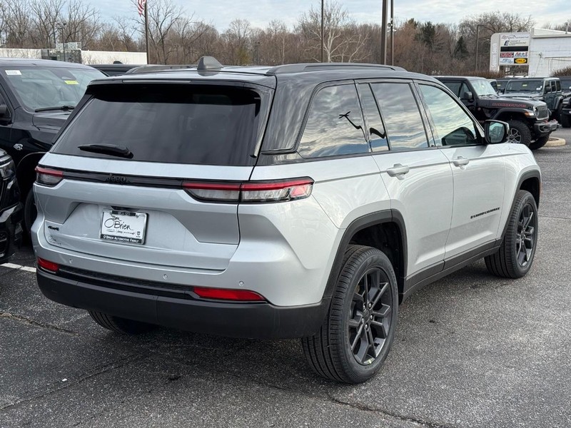 Jeep Grand Cherokee Vehicle Image 03