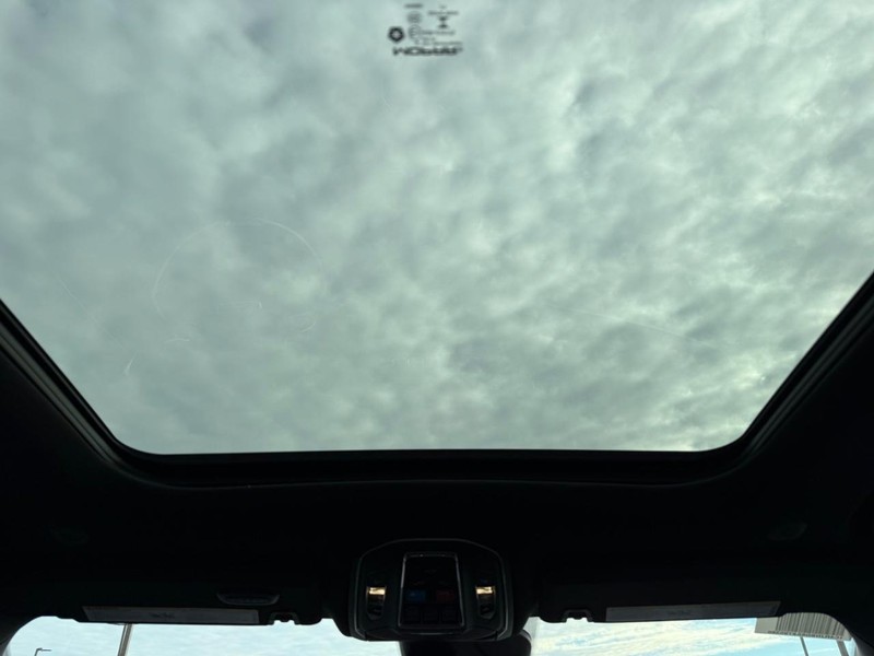 Jeep Grand Cherokee Vehicle Image 05