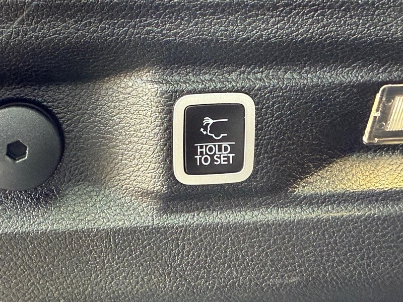 Jeep Grand Cherokee L Vehicle Image 08