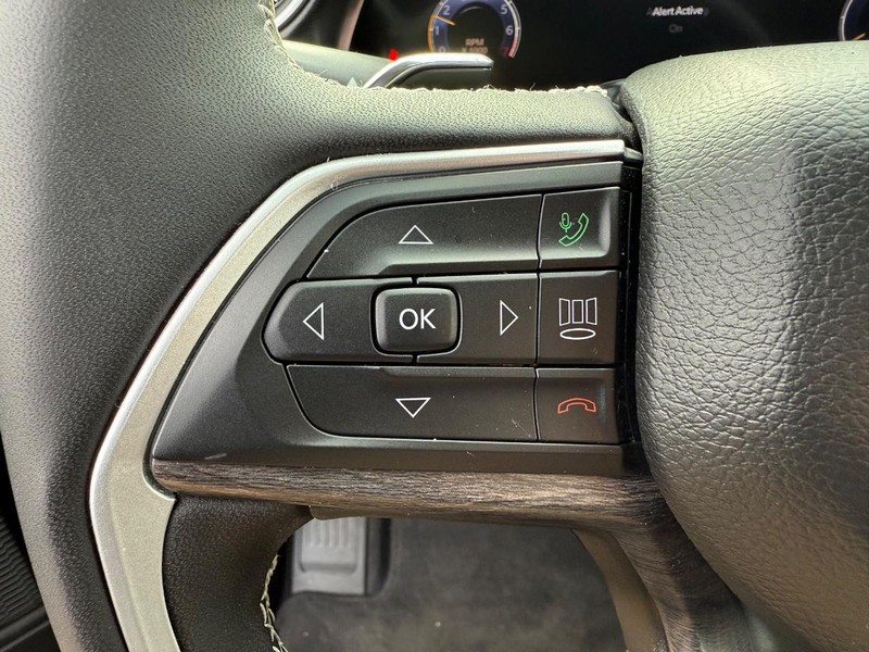 Jeep Grand Cherokee L Vehicle Image 16