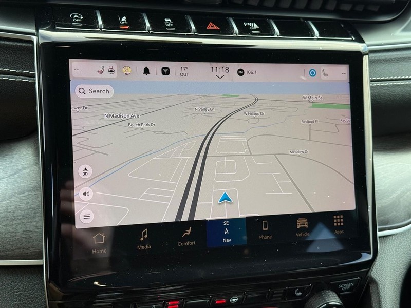 Jeep Grand Cherokee L Vehicle Image 20