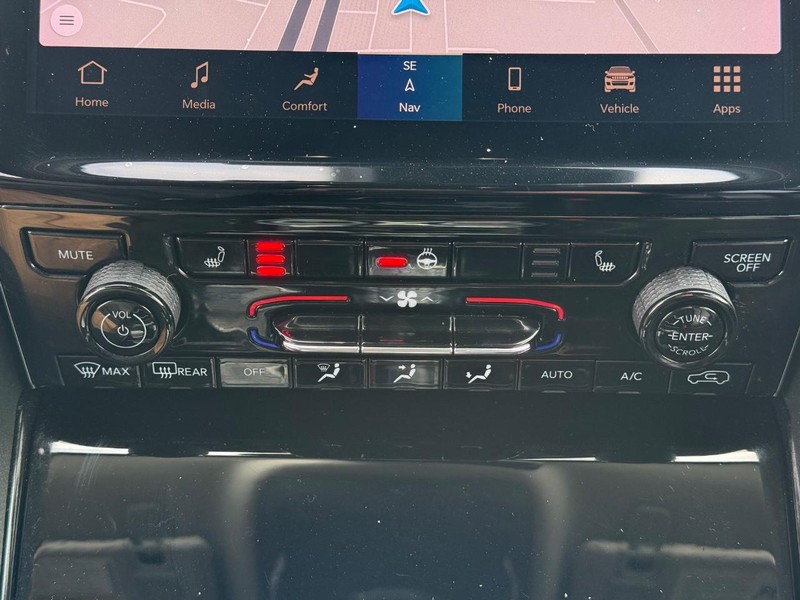 Jeep Grand Cherokee L Vehicle Image 22