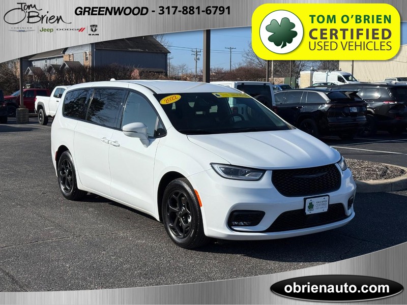 Chrysler Pacifica Vehicle Full-screen Gallery Image 01