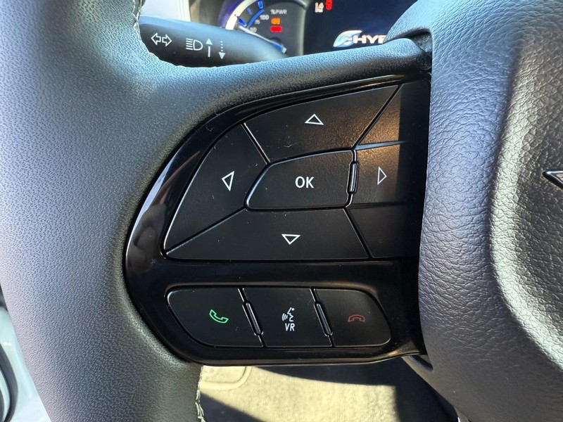 Chrysler Pacifica Vehicle Full-screen Gallery Image 15