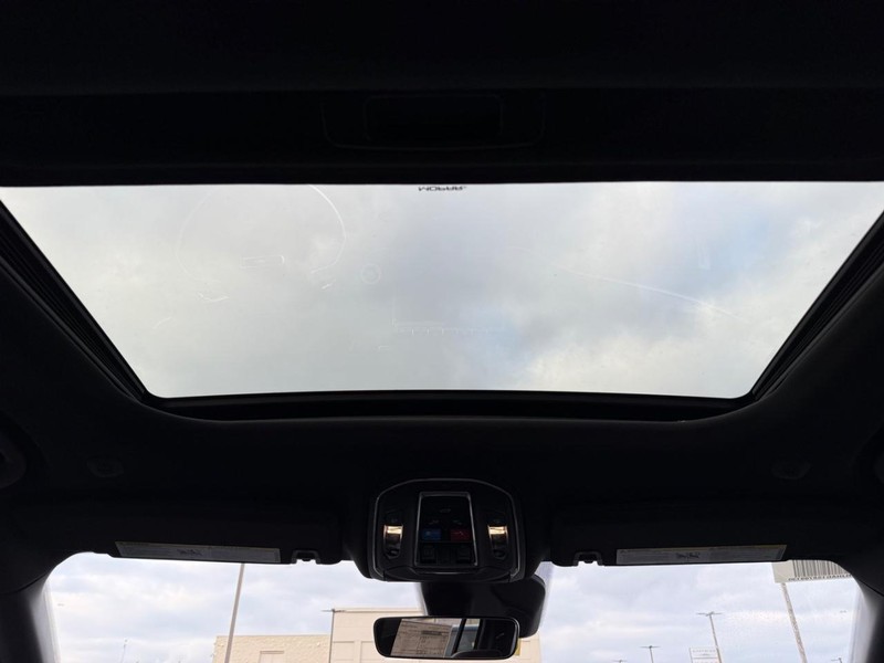 Jeep Grand Cherokee Vehicle Image 05