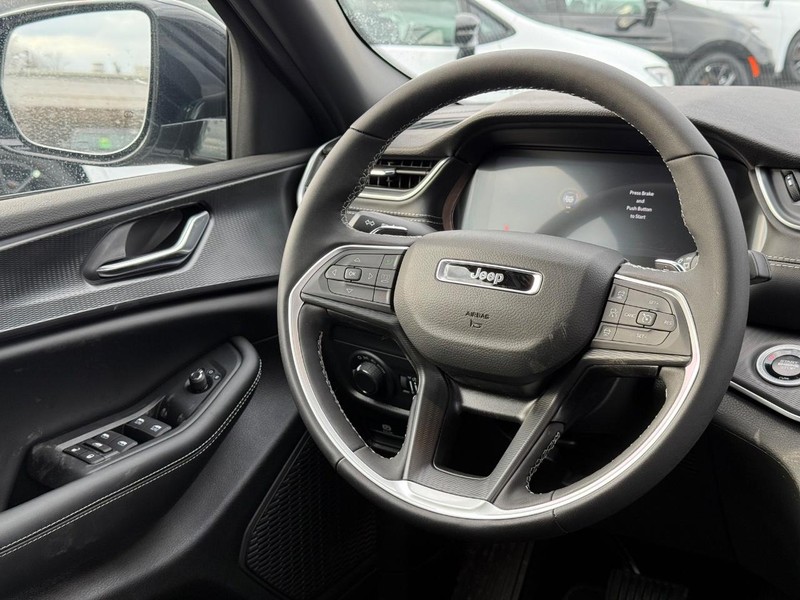 Jeep Grand Cherokee Vehicle Image 07