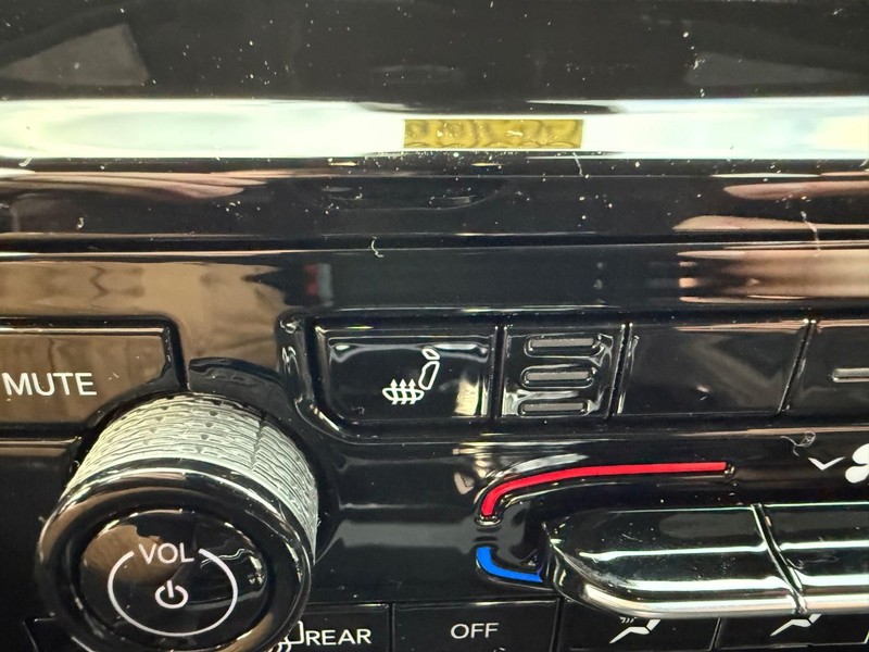 Jeep Grand Cherokee Vehicle Image 11