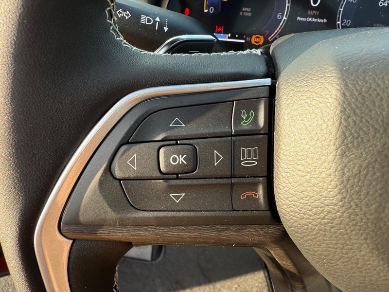 Jeep Grand Cherokee Vehicle Image 08