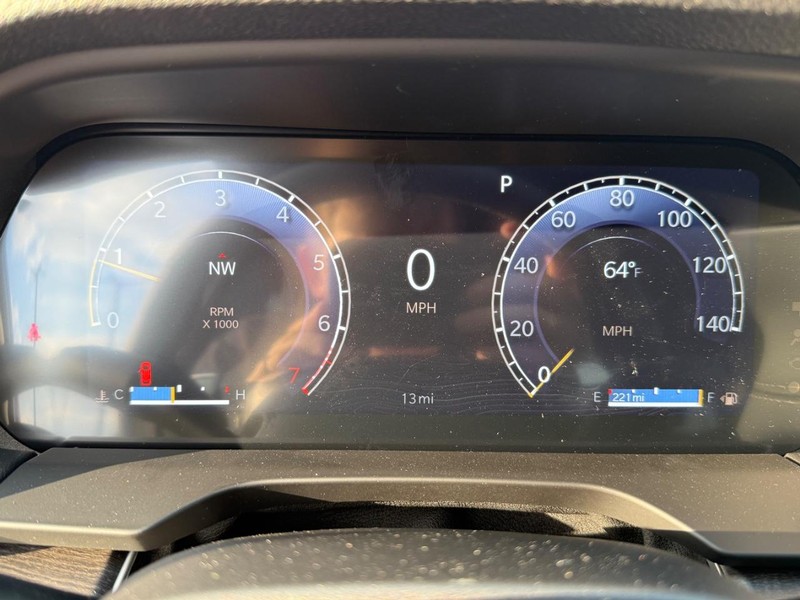 Jeep Grand Cherokee Vehicle Image 18