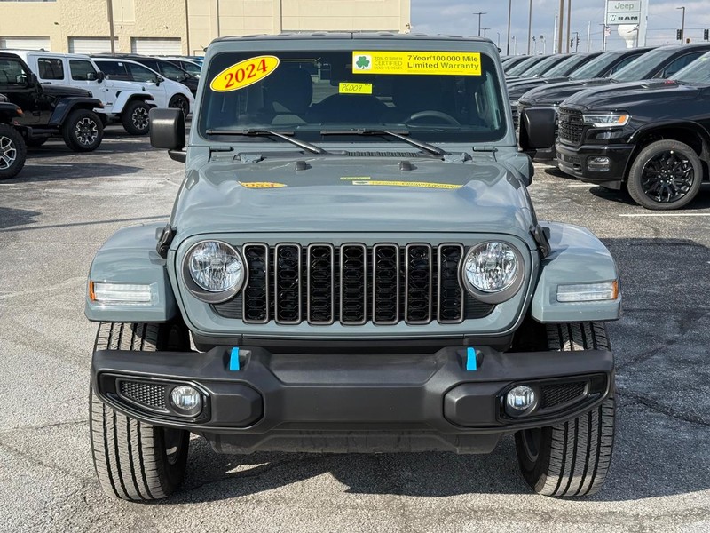 Jeep Wrangler 4xe Vehicle Image 09