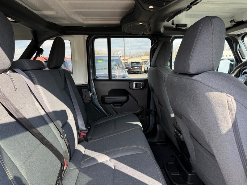 Jeep Wrangler 4xe Vehicle Image 10