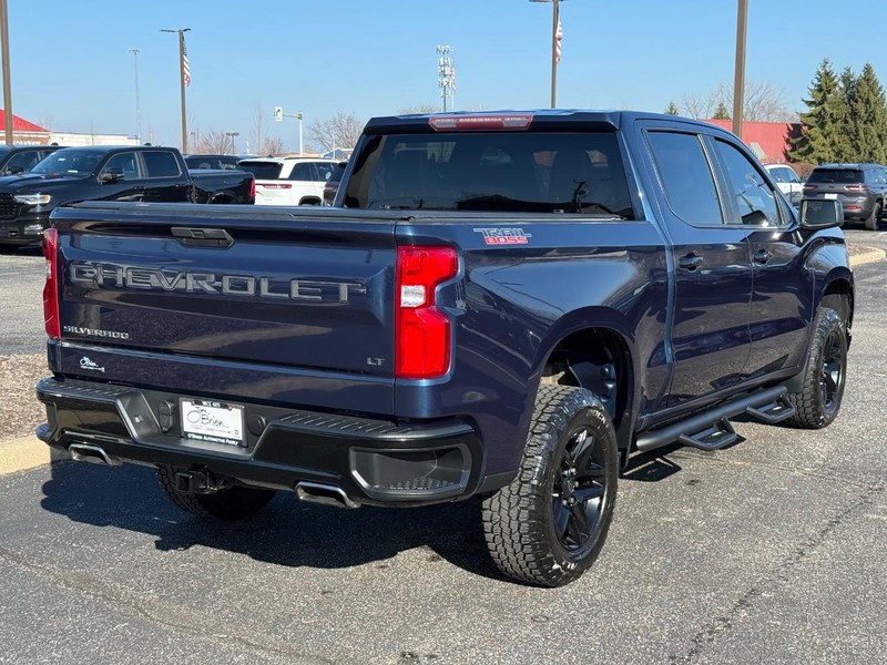Chevrolet Silverado 1500 Vehicle Full-screen Gallery Image 03