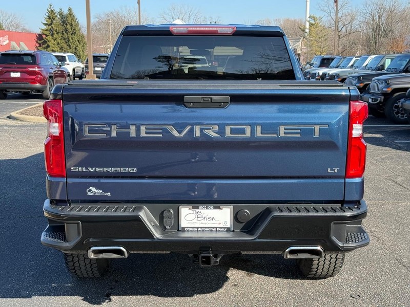 Chevrolet Silverado 1500 Vehicle Full-screen Gallery Image 04