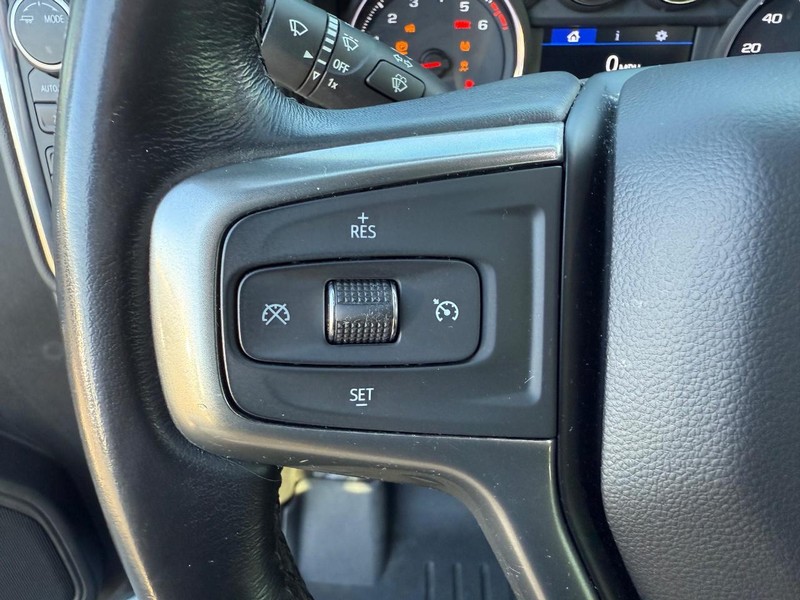 Chevrolet Silverado 1500 Vehicle Full-screen Gallery Image 13