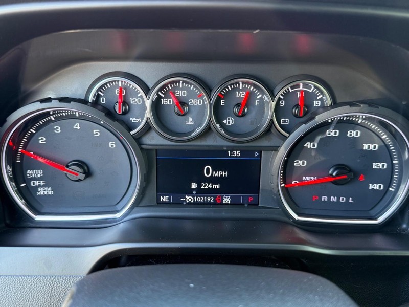 Chevrolet Silverado 1500 Vehicle Full-screen Gallery Image 21