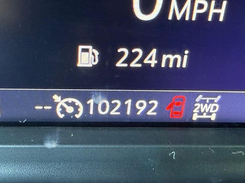 Chevrolet Silverado 1500 Vehicle Full-screen Gallery Image 22