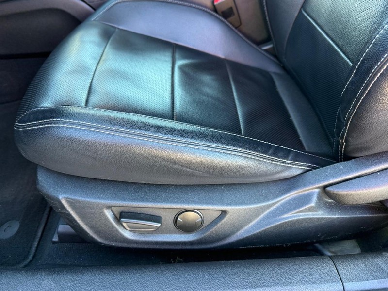 Ford Mustang Vehicle Image 25